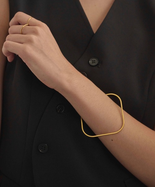 CENE（セネ）の「【CENE】セネ/クオードバングル（バングル/リストバンド・レディース・ゴールド/シルバー・FREE）」の3枚目の写真