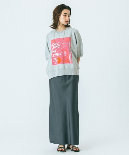 ROSE BUD(ローズバッド)の「(GENE HEAVENS)HALF SLEEVE GRAPHIC SWEAT(スウェット・レディース・チャコールグレー/グレー・ONE SIZE)」の3枚目の写真