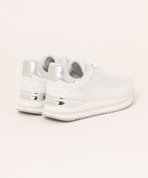 MICHAEL KORS（マイケルコース）の「TRAINER HATTIE TRAINER スニーカー（スニーカー・レディース・ホワイト系・8/7.5/7/6.5/6/5.5/5/8.5/9）」の2枚目の写真