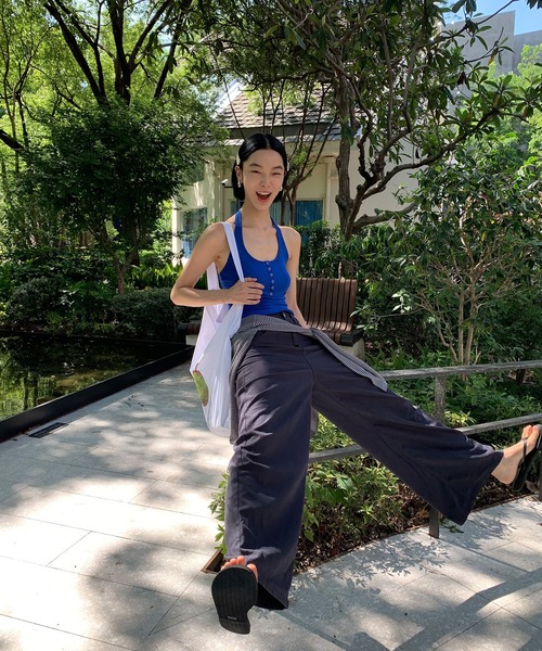 LONSLAN（ロンスラン）の「【LONSLAN】ソフトストレート ワイドパンツ LONW25a004（その他パンツ・レディース・ダークネイビー/グレイッシュベージュ・S/M）」の8枚目の写真