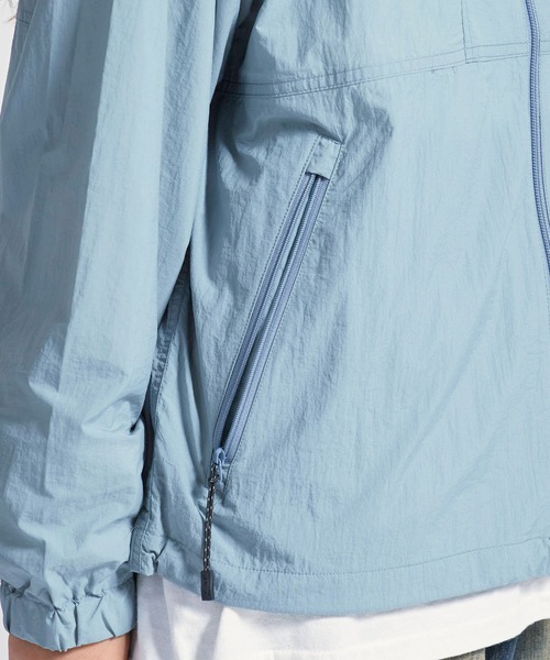 KELTY（ケルティ）の「KELTY/ケルティ パッカブルコンパクトパーカー 秋服 2026年秋冬 冬服（ナイロンジャケット・メンズ・ブラック/グレイッシュベージュ/カーキ/ブルー・L/M/XL）」の17枚目の写真
