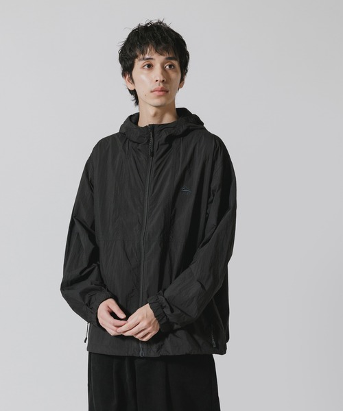 KELTY（ケルティ）の「KELTY/ケルティ パッカブルコンパクトパーカー 秋服 2026年秋冬 冬服（ナイロンジャケット・メンズ・ブラック/グレイッシュベージュ/カーキ/ブルー・L/M/XL）」の10枚目の写真