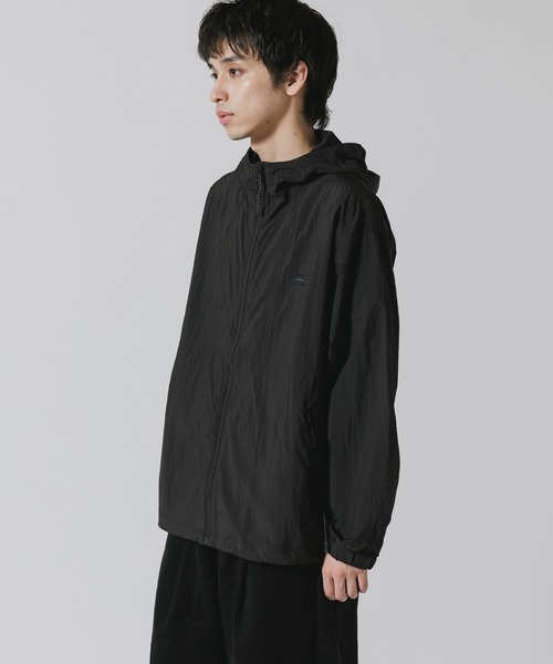 KELTY（ケルティ）の「KELTY/ケルティ パッカブルコンパクトパーカー 秋服 2026年秋冬 冬服（ナイロンジャケット・メンズ・ブラック/グレイッシュベージュ/カーキ/ブルー・L/M/XL）」の11枚目の写真