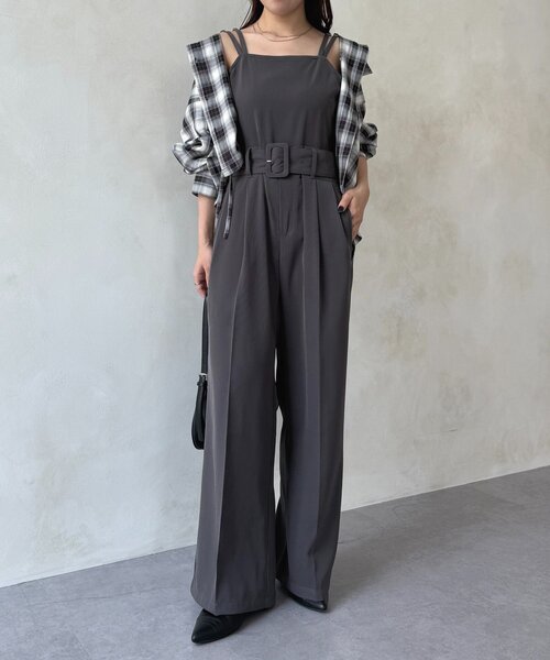 Thevon（ゼボン）の「ベルト付きサロペット（つなぎ/オールインワン・レディース・チャコールグレー/グレイッシュベージュ/ブラック・S/M）」の9枚目の写真