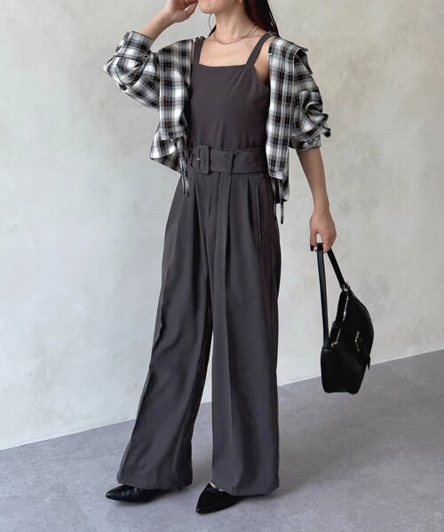 Thevon（ゼボン）の「ベルト付きサロペット（つなぎ/オールインワン・レディース・チャコールグレー/グレイッシュベージュ/ブラック・S/M）」の10枚目の写真