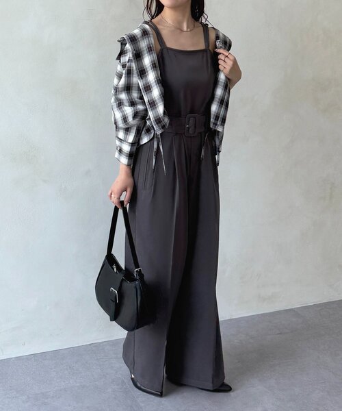 Thevon（ゼボン）の「ベルト付きサロペット（つなぎ/オールインワン・レディース・チャコールグレー/グレイッシュベージュ/ブラック・S/M）」の13枚目の写真