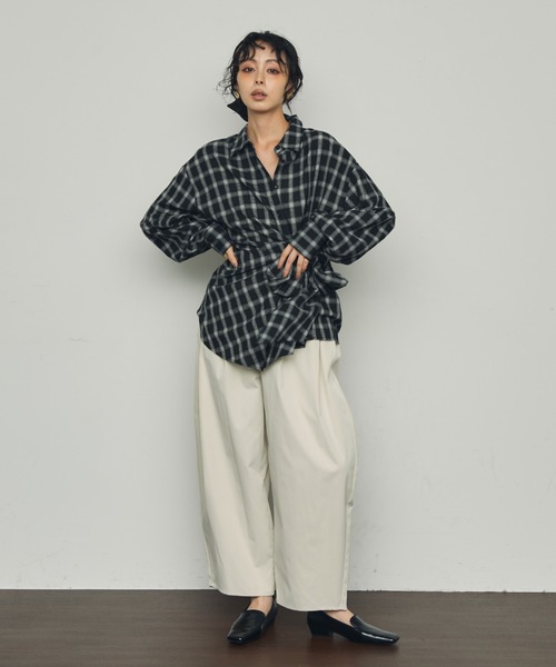 Trish(トリッシュ)の「ウエストアシメリボン長袖シャツ(シャツ/ブラウス・レディース・ブラック/モカ/ホワイト/ボルドー・MEDIUM)」の8枚目の写真