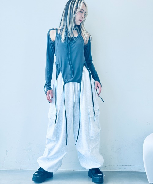 Y2K SYNAPSE FACTORY(ワイツーケー シナプスファクトリー)の「【マルチレイヤー】フーディ・アレンジトップス(Tシャツ/カットソー・レディース・ダークグレー/ベージュ・FREE)」の14枚目の写真