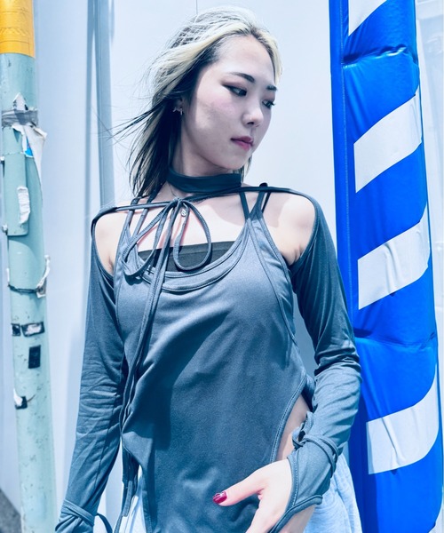 Y2K SYNAPSE FACTORY(ワイツーケー シナプスファクトリー)の「【マルチレイヤー】フーディ・アレンジトップス(Tシャツ/カットソー・レディース・ダークグレー/ベージュ・FREE)」の16枚目の写真