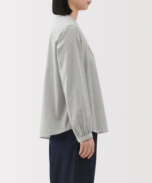 無印良品（ムジルシリョウヒン）の「婦人　綿ボイル長袖ブラウス（シャツ/ブラウス・レディース・オフホワイト/ブルー系/ライトグレー系/ダークネイビー・XL/S/M/L）」の13枚目の写真