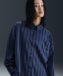 NIKE（ナイキ）の「W OVERSIZED JACQUARD STRIPED BUTTON DOWN SHIRT