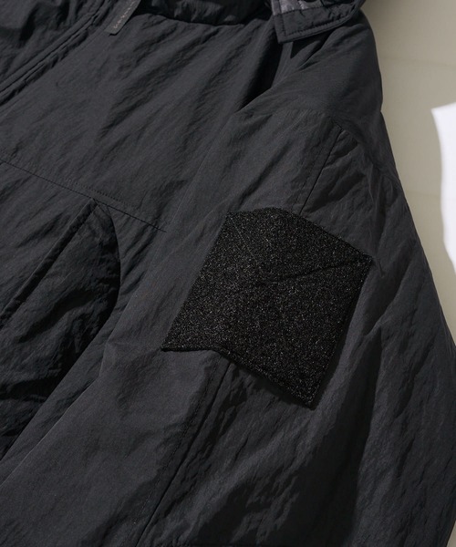 WILD THINGS（ワイルドシングス）の「【WILD THINGS / ワイルドシングス】SHORT MONSTER PARKA / ショートモンスターパーカー WT25102SK（ダウンジャケット/コート・メンズ・ブラック/グレー・LARGE/MEDIUM/SMALL）」の9枚目の写真