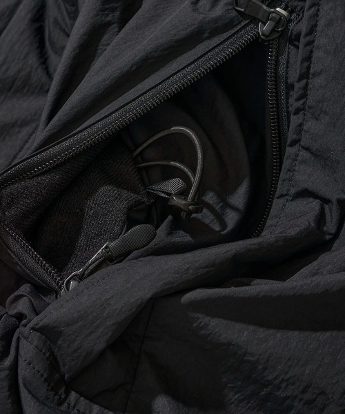 WILD THINGS（ワイルドシングス）の「【WILD THINGS / ワイルドシングス】SHORT MONSTER PARKA / ショートモンスターパーカー WT25102SK（ダウンジャケット/コート・メンズ・ブラック/グレー・LARGE/MEDIUM/SMALL）」の12枚目の写真