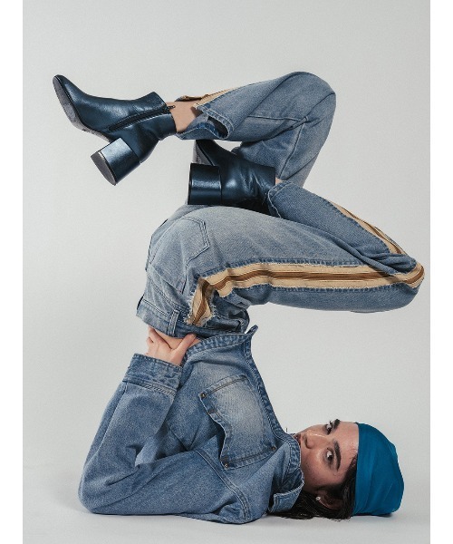 ELCHELE(エルチェレ)の「ZIP OPEN E01 DENIM(デニムパンツ・レディース・インディゴブルー・24/25/26)」の1枚目の写真