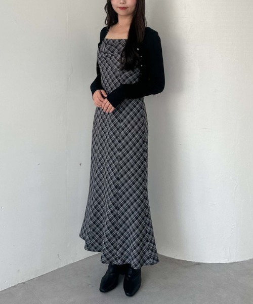 archives(アルシーヴ)の「バイアスチェックドレープキャミワンピース(ワンピース・レディース・ブラック/ブラウン・MEDIUM)」の17枚目の写真