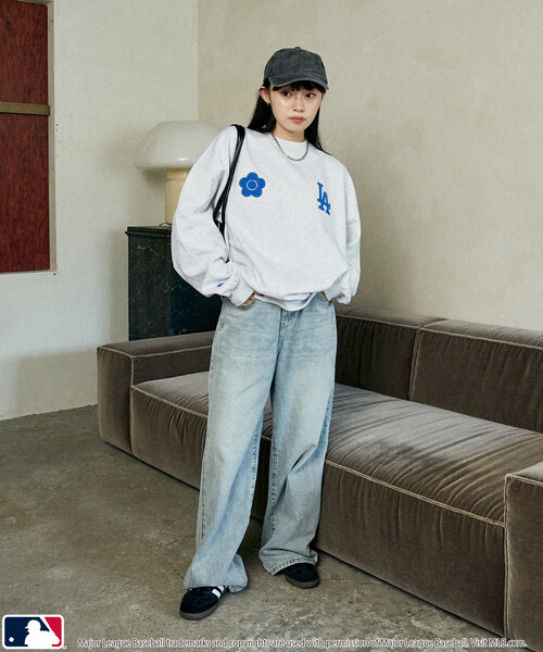MARY QUANT（マリークワント）の「MLB × MARY QUANT × PUBLUX/エムエルビー × マリークワント MLB×MARY QUANT CREW NECK SWEAT/裏起毛クルーネックスウェット(限定展開)（スウェット・メンズ・ブラウン/ライトグレー/ブラック・SMALL/MEDIUM/LARGE）」の12枚目の写真