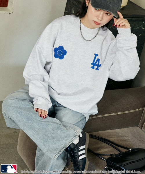 MARY QUANT（マリークワント）の「MLB × MARY QUANT × PUBLUX/エムエルビー × マリークワント MLB×MARY QUANT CREW NECK SWEAT/裏起毛クルーネックスウェット(限定展開)（スウェット・メンズ・ブラウン/ライトグレー/ブラック・SMALL/MEDIUM/LARGE）」の13枚目の写真