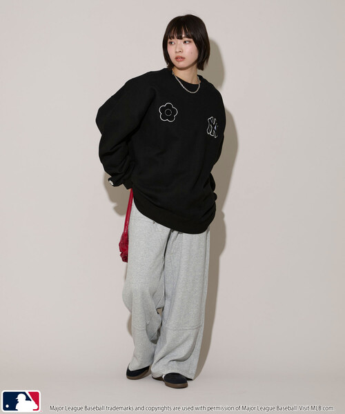 MARY QUANT（マリークワント）の「MLB × MARY QUANT × PUBLUX/エムエルビー × マリークワント MLB×MARY QUANT CREW NECK SWEAT/裏起毛クルーネックスウェット(限定展開)（スウェット・メンズ・ブラウン/ライトグレー/ブラック・SMALL/MEDIUM/LARGE）」の21枚目の写真