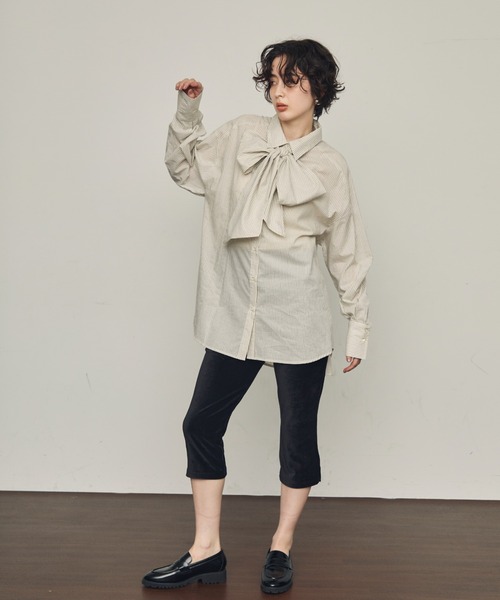 Trish（トリッシュ）の「ボウタイ付きロングスリーブシャツ（シャツ/ブラウス・レディース・ブルー/ホワイト/ブラック/アイボリー・MEDIUM）」の15枚目の写真