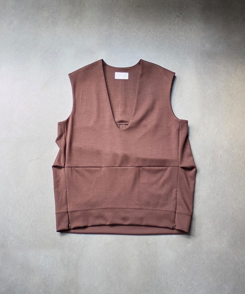 CHIGNON（シニヨン）の「(CHIGNON)ARDBOARD VNECK VEST（ベスト・レディース・ブラウン/ブラック・ONE SIZE）」の2枚目の写真