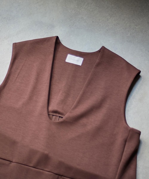 CHIGNON（シニヨン）の「(CHIGNON)ARDBOARD VNECK VEST（ベスト・レディース・ブラウン/ブラック・ONE SIZE）」の4枚目の写真