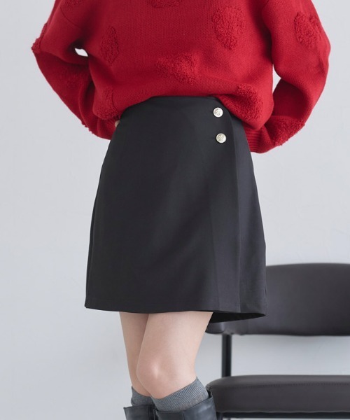 ECLAM(クラム)の「【パンツ付き】ゴールドボタンラップスコート(スカート・レディース・ブラック・L/M)」の7枚目の写真