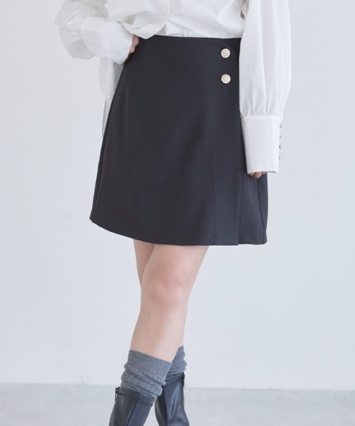 ECLAM(クラム)の「【パンツ付き】ゴールドボタンラップスコート(スカート・レディース・ブラック・L/M)」の11枚目の写真