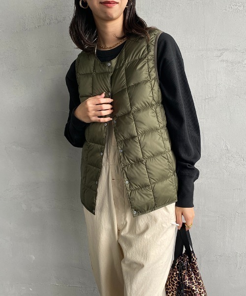 TAION（タイオン）の「【WEB限定】[TAION/タイオン] クルーネック インナーダウンベスト（ダウンベスト・レディース・ブラック/オリーブ/レオパード/ライトグレー・L/M）」の5枚目の写真