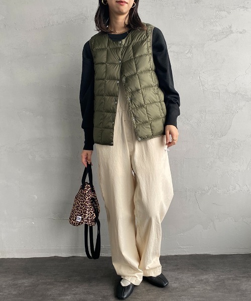 TAION（タイオン）の「【WEB限定】[TAION/タイオン] クルーネック インナーダウンベスト（ダウンベスト・レディース・ブラック/オリーブ/レオパード/ライトグレー・L/M）」の8枚目の写真