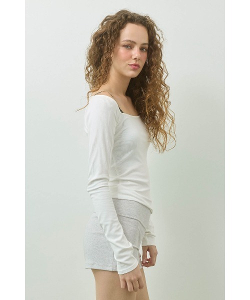ALEXIA STAM（アリシアスタン）の「Wellness Square Neck Rib Top /スクエアネックリブトップ（Tシャツ/カットソー・レディース・ブラウン/ブラック/グレー/ライトグレー/アイボリー・S/M/L）」の7枚目の写真