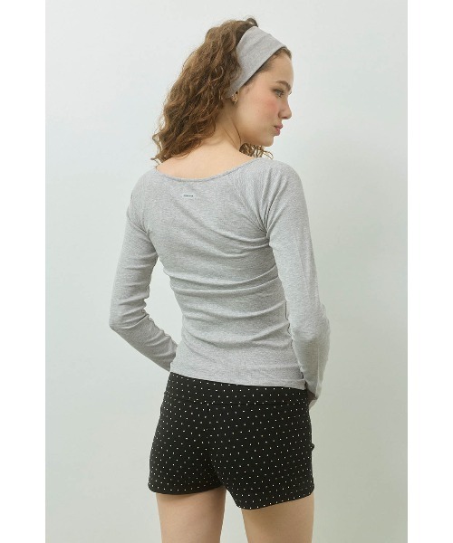 ALEXIA STAM（アリシアスタン）の「Wellness Square Neck Rib Top /スクエアネックリブトップ（Tシャツ/カットソー・レディース・ブラウン/ブラック/グレー/ライトグレー/アイボリー・S/M/L）」の15枚目の写真