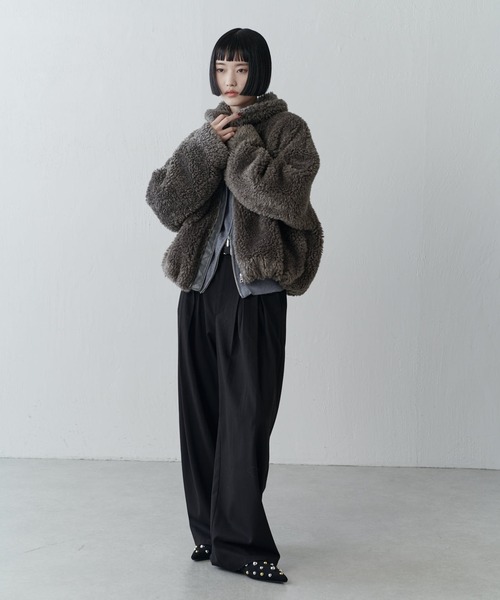 Lui's（ルイス）の「ドローコード付きフェイクファーボアブルゾン（ブルゾン・レディース・ベージュ/ホワイト/チャコールグレー・FREE）」の10枚目の写真