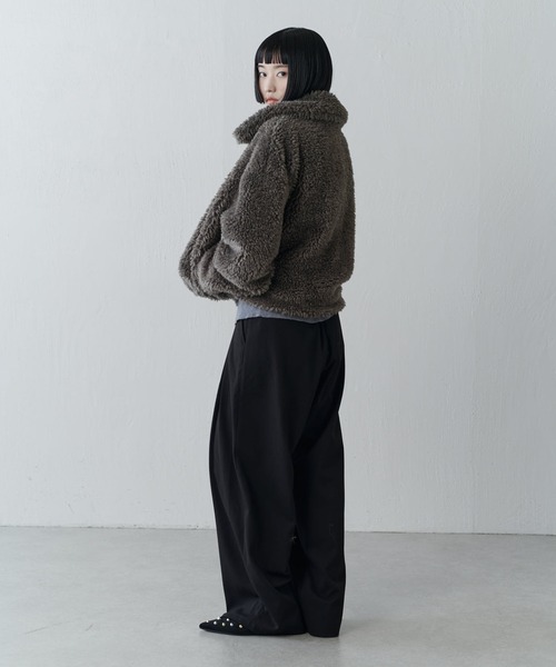 Lui's（ルイス）の「ドローコード付きフェイクファーボアブルゾン（ブルゾン・レディース・ベージュ/ホワイト/チャコールグレー・FREE）」の11枚目の写真