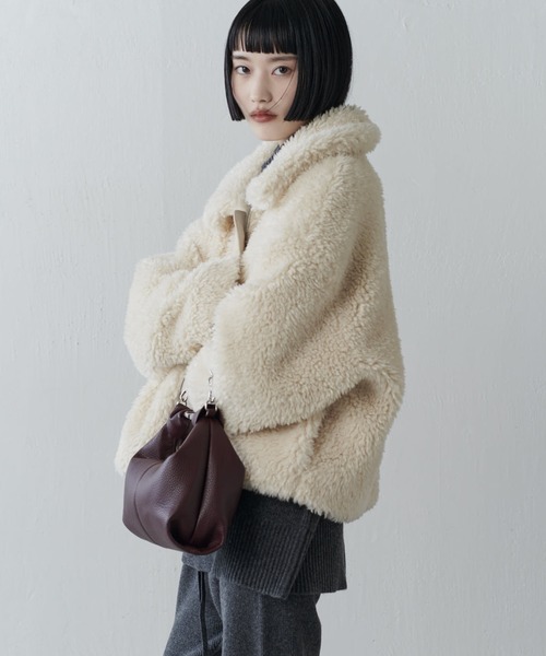 Lui's（ルイス）の「ドローコード付きフェイクファーボアブルゾン（ブルゾン・レディース・ベージュ/ホワイト/チャコールグレー・FREE）」の20枚目の写真