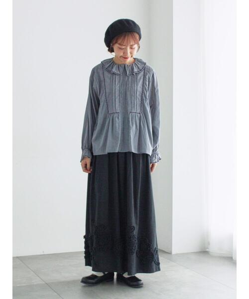 TSUHARU by Samansa Mos2（ツハルバイサマンサモスモス）の「裾フラワー柄フリル刺繍スカート（スカート・レディース・キナリ/ブラック・F）」の11枚目の写真