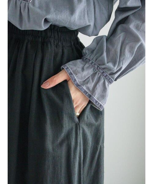 TSUHARU by Samansa Mos2（ツハルバイサマンサモスモス）の「裾フラワー柄フリル刺繍スカート（スカート・レディース・キナリ/ブラック・F）」の14枚目の写真