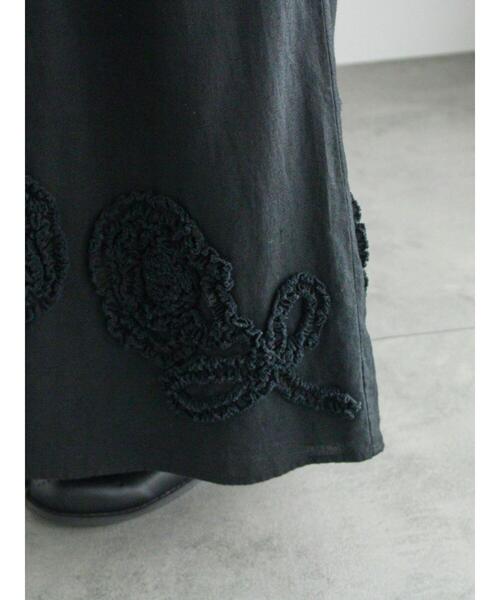 TSUHARU by Samansa Mos2（ツハルバイサマンサモスモス）の「裾フラワー柄フリル刺繍スカート（スカート・レディース・キナリ/ブラック・F）」の15枚目の写真