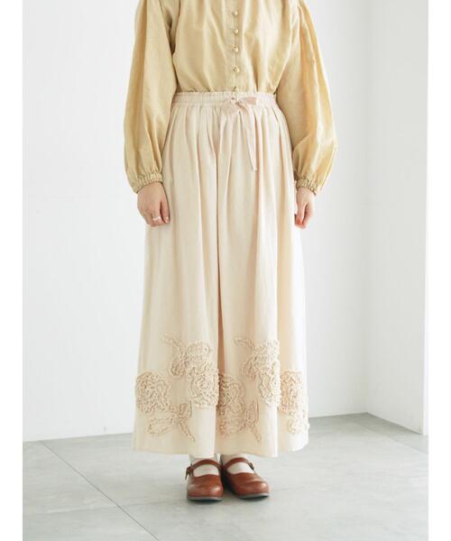 TSUHARU by Samansa Mos2（ツハルバイサマンサモスモス）の「裾フラワー柄フリル刺繍スカート（スカート・レディース・キナリ/ブラック・F）」の17枚目の写真