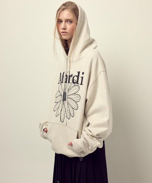 Mardi Mercredi(マルディメクルディ)の「OVERSIZED HOODY FLOWERMARDI / オーバーサイズ フーディー フラワーマルディ(パーカー・レディース・グレー/ブラック/ネイビー/オートミール・FREE)」の22枚目の写真