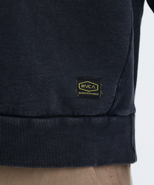 RVCA(ルーカ)の「RVCA メンズ RECESSION CR トレーナー 【2025年秋冬モデル】 @autumn/ルーカクルーネックスウェットトレーナー(SET UP可能)(スウェット・メンズ・ブラック/ヘザーグレー/オフホワイト・SMALL/MEDIUM/LARGE/X-LARGE)」の11枚目の写真