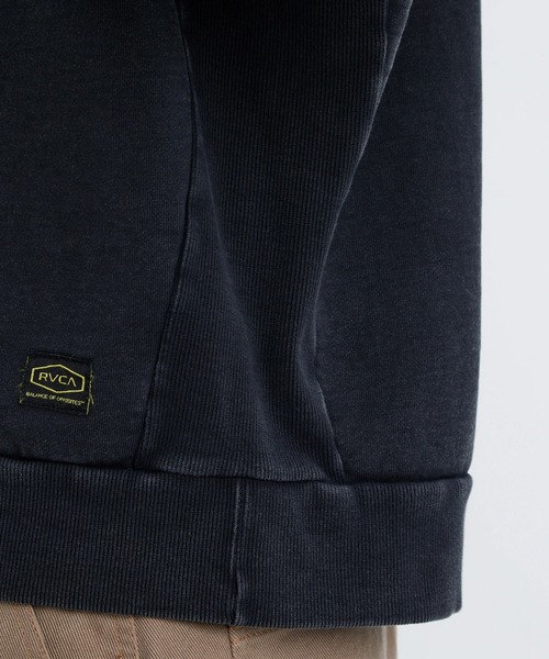 RVCA(ルーカ)の「RVCA メンズ RECESSION CR トレーナー 【2025年秋冬モデル】 @autumn/ルーカクルーネックスウェットトレーナー(SET UP可能)(スウェット・メンズ・ブラック/ヘザーグレー/オフホワイト・SMALL/MEDIUM/LARGE/X-LARGE)」の12枚目の写真