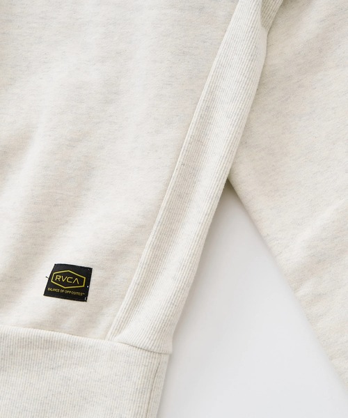 RVCA(ルーカ)の「RVCA メンズ RECESSION CR トレーナー 【2025年秋冬モデル】 @autumn/ルーカクルーネックスウェットトレーナー(SET UP可能)(スウェット・メンズ・ブラック/ヘザーグレー/オフホワイト・SMALL/MEDIUM/LARGE/X-LARGE)」の6枚目の写真