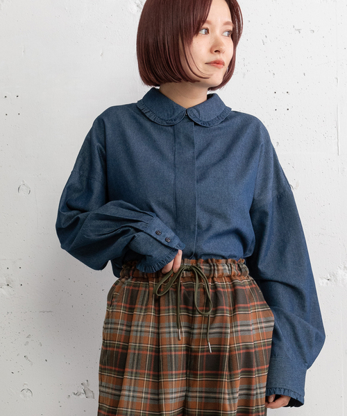 POU DOU DOU(プードゥドゥ)の「フリルカラー比翼シャツ(シャツ/ブラウス・レディース・オフホワイト/インディゴブルー・M)」の1枚目の写真