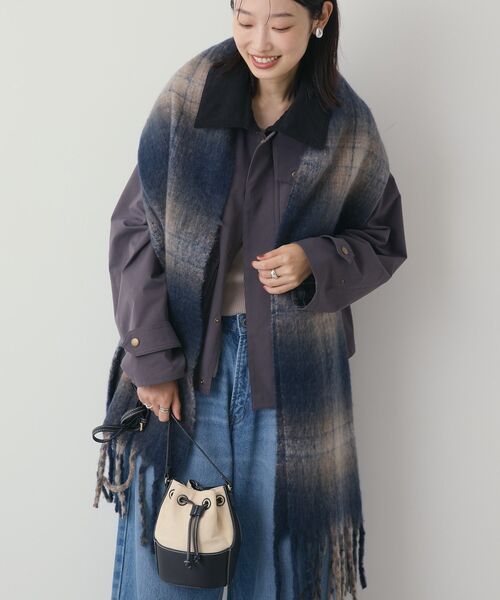 AMERICAN HOLIC（アメリカンホリック）の「チェックシャギーマフラー（マフラー・レディース・ブラウン/ベージュ/ネイビー/ブラック・FREE）」の4枚目の写真