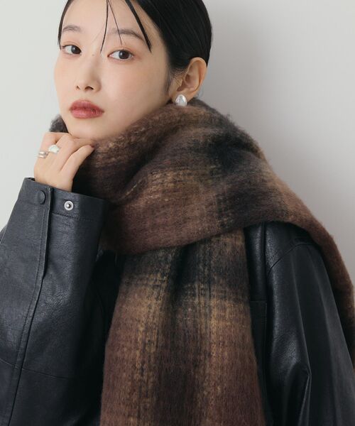 AMERICAN HOLIC（アメリカンホリック）の「チェックシャギーマフラー（マフラー・レディース・ブラウン/ベージュ/ネイビー/ブラック・FREE）」の11枚目の写真