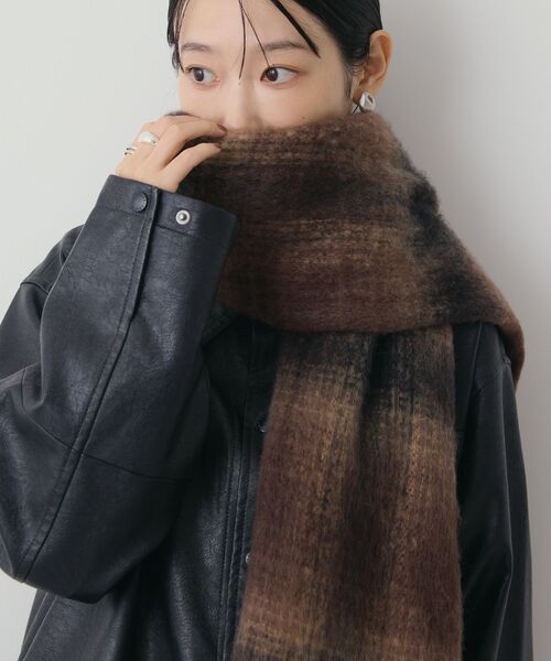 AMERICAN HOLIC（アメリカンホリック）の「チェックシャギーマフラー（マフラー・レディース・ブラウン/ベージュ/ネイビー/ブラック・FREE）」の12枚目の写真