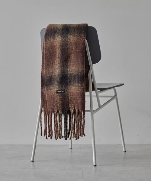 AMERICAN HOLIC（アメリカンホリック）の「チェックシャギーマフラー（マフラー・レディース・ブラウン/ベージュ/ネイビー/ブラック・FREE）」の14枚目の写真