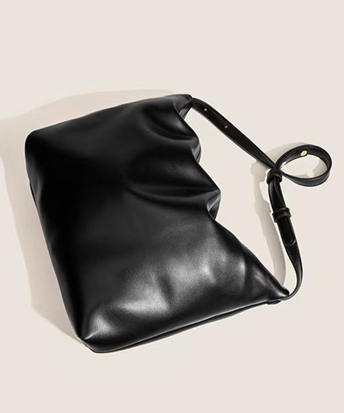 folka(フォルカ)の「10D35-MZ レザー調 ワンハンドルバッグ(ハンドバッグ・レディース・ブラック・ONESIZE)」の9枚目の写真