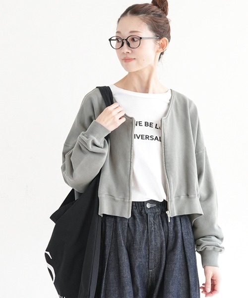 SOLAMONAT（ソラモナ）の「ピグメントショートジップカーディガン（カーディガン/ボレロ・レディース・チャコールグレー/グレー/グレイッシュベージュ・FREE）」の9枚目の写真