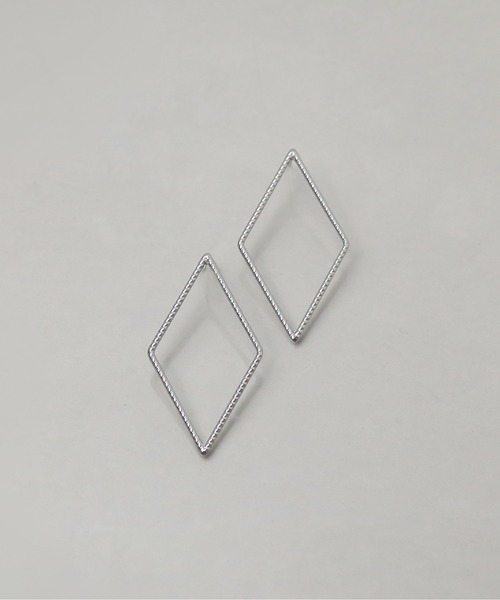 ieLS(イエルズ)の「金属アレルギー対応「ieLS」ステンレス ダイヤモチーフピアス(ピアス(両耳用)・レディース・シルバー/ゴールド・ONE SIZE)」の4枚目の写真